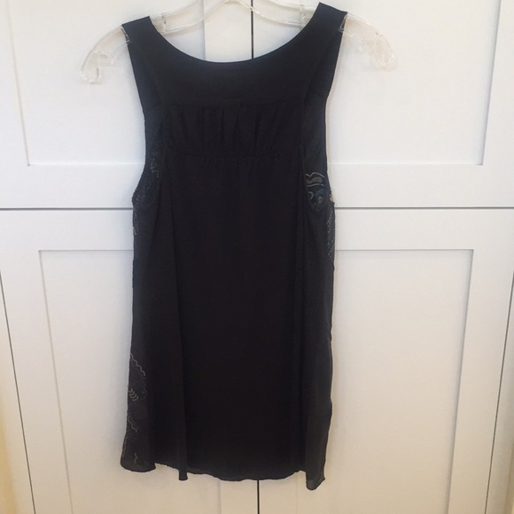 Beautiful Anthropologie Tiny Top - Picture 4 of 5